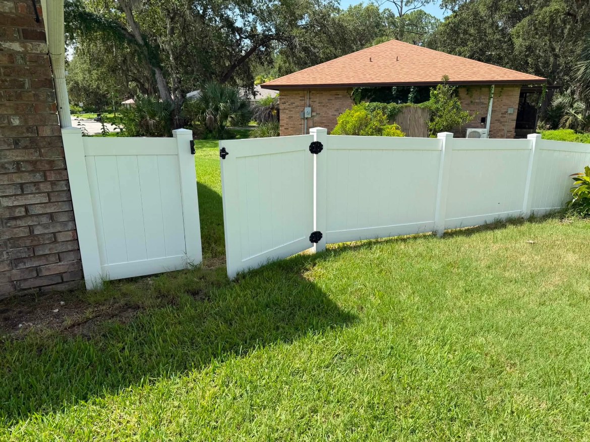 Vinyl Fence Pressure Wash